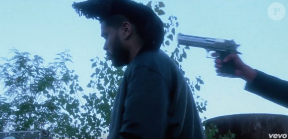 The Weeknd dans le clip de sa nouvelle chanson In The Night : Image extraite de la vidéo postée sur Youtube, le 8 décembre 2015.