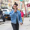 Bella Hadid et son compagnon The Weeknd (Abel Tesfaye) arrivent avec Gigi Hadid et son compagnon Joe Jonas à l'appartement de Gigi Hadid à New York, le 9 octobre à l'occasion du 19ème anniversaire de Bella Hadid. © CPA