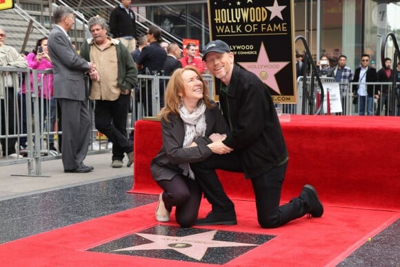 Ron Howard et sa femme Cheryl Howard - Ron Howard reçoit son étoile sur le Walk of Fame à Hollywood le 10 décembre 2015.