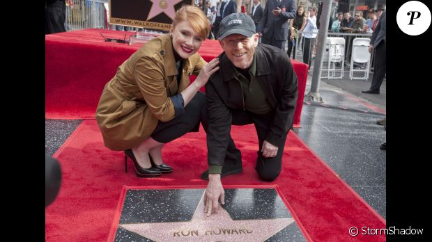 Ron Howard reçoit son étoile sur la Walk of Fame à Hollywood le 10 décembre 2015.