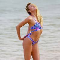 Candice Swanepoel : Torride en bikini, sous le soleil de Saint-Barthélemy