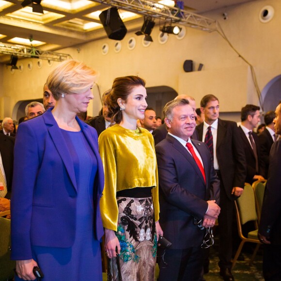 La reine Rania et son mari le roi Abdullah II de Jordanie ont pris part le 10 décembre 2015 à la conférence Mediterranean Dialogues à Rome dans le cadre d'une visite de deux jours en Italie.