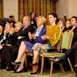 La reine Rania et son mari le roi Abdullah II de Jordanie ont pris part le 10 décembre 2015 à la conférence Mediterranean Dialogues à Rome dans le cadre d'une visite de deux jours en Italie.