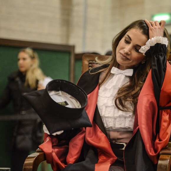La reine Rania de Jordanie a été faite Docteur honoraire en développement des sciences et coopération internationale de l'Université La Sapienza, à Rome, le 10 décembre 2015 en reconnaissance de ses efforts en faveur de la paix et du dialogue interculturel.