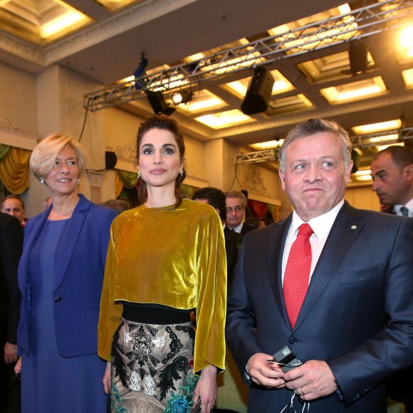 La reine Rania et son mari le roi Abdullah II de Jordanie ont pris part le 10 décembre 2015 à la conférence Mediterranean Dialogues à Rome dans le cadre d'une visite de deux jours en Italie.