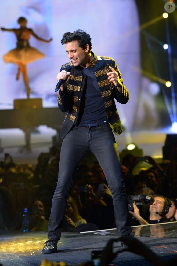 Mika sur le plateau de l'émission "X Factor" à Milan en Italie le 10 décembre 2015.