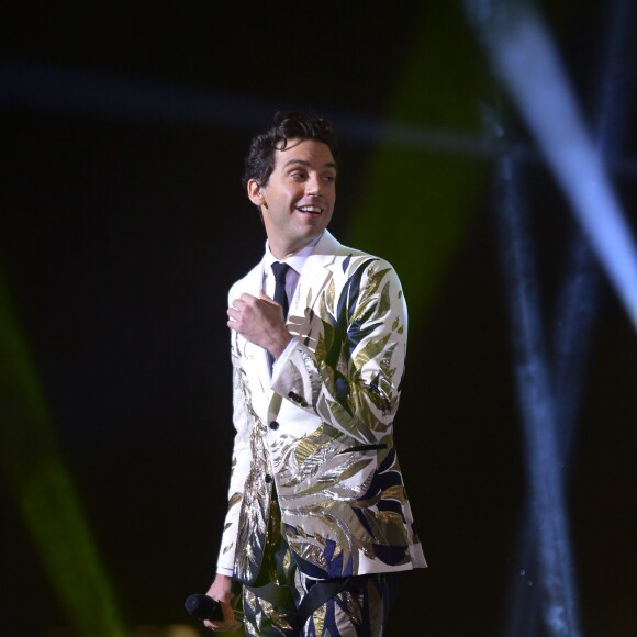 Mika sur le plateau de l'émission "X Factor" à Milan en Italie le 10 décembre 2015.