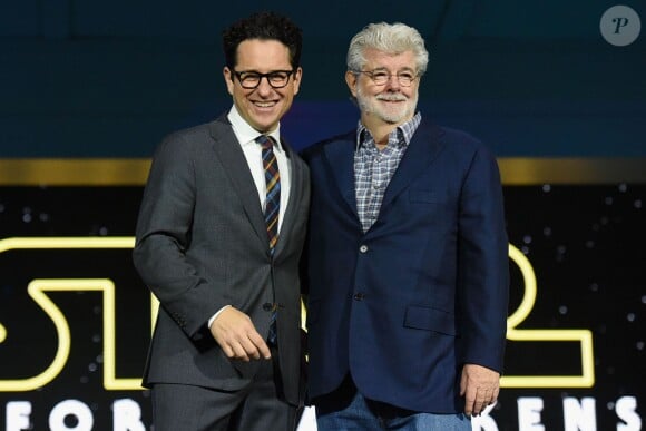 J.J. Abrams et George Lucas - Première européenne de "Star Wars : Le réveil de la force" au cinéma Odeon Leicester Square de Londres le 16 décembre 2015.
