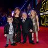 Warwick Davis, sa femme Samantha leur fils Harrison et leur fille Annabelle - Première européenne de "Star Wars : Le réveil de la force" au cinéma Odeon Leicester Square de Londres le 16 décembre 2015.