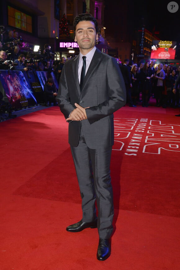 Oscar Isaac - Première européenne de "Star Wars : Le réveil de la force" au cinéma Odeon Leicester Square de Londres le 16 décembre 2015.