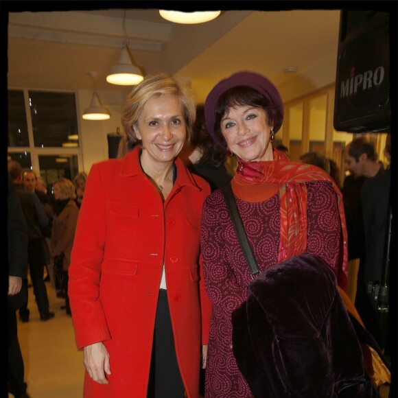 Exclusif - Valérie Pécresse, Anny Duperey - Visite des personnalités au centre d'accueil et espace solidarité du Secours Populaire dans le 18ème arrondissement à Paris, le 16 décembre 2015. © Alain Guizard/Bestimage