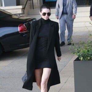 Kendall Jenner fait du shopping à Beverly Hills le 10 décembre 2015.