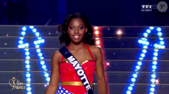 Miss Mayotte - Les 31 Miss défilent en Super Woman, lors de l'élection Miss France 2016 le samedi 19 décembre 2015 sur TF1