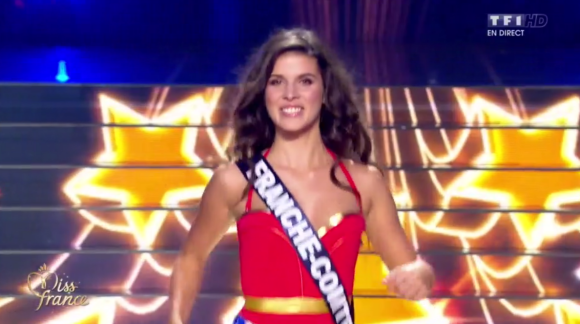 Miss Franche-Comté - Les 31 Miss défilent en Super Woman, lors de l'élection Miss France 2016 le samedi 19 décembre 2015 sur TF1