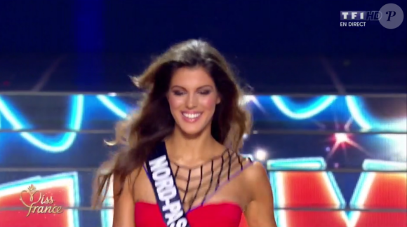 Miss Nord-pas-de-Calais - Les 31 Miss défilent en Super Woman, lors de l'élection Miss France 2016 le samedi 19 décembre 2015 sur TF1