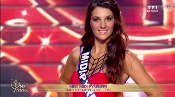 Miss Midi-Pyrénées - Les 31 Miss défilent en Super Woman, lors de l'élection Miss France 2016 le samedi 19 décembre 2015 sur TF1