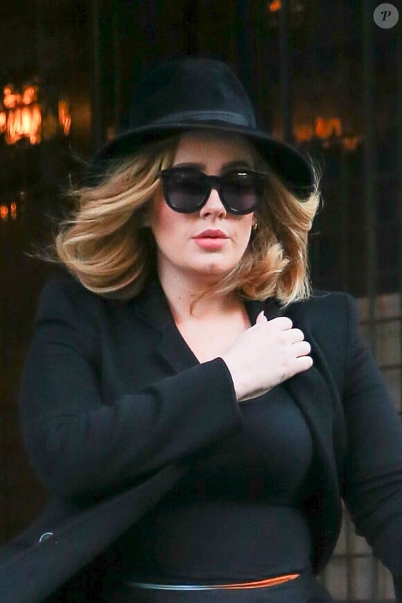 La chanteuse Adele à la sortie de son hôtel à New York, le 14 novembre 2015