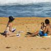 Exclusif - Gemma Ward, son petit ami David Letts et leur fille Naia profitent d'une belle journée ensoleillée sur une plage à Sydney, le 10 décembre 2014