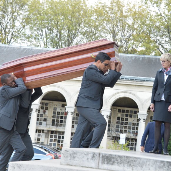 Obsèques de Jean-Noël Tassez, le compagnon de Charlotte Rampling, au crématorium du cimetière du Père-Lachaise à Paris, le 9 octobre 2015.