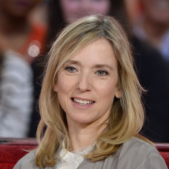 Léa Drucker - Enregistrement de l'émission "Vivement Dimanche" à Paris le 21 Décembre 2015 et qui sera diffusée le 27 Décembre 2015.