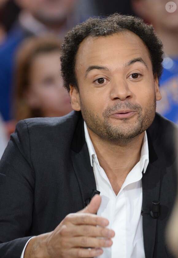 Fabrice Eboué - Enregistrement de l'émission "Vivement Dimanche" à Paris le 21 Décembre 2015 et qui sera diffusée le 27 Décembre 2015.