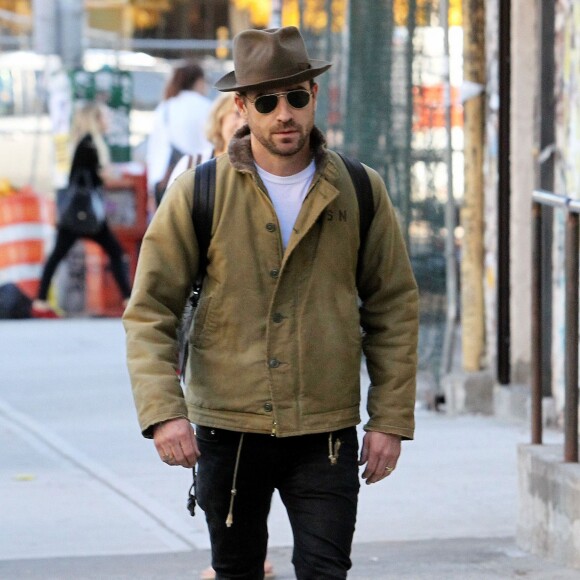 Justin Theroux se balade dans les rues de New York, le 3 novembre 2015