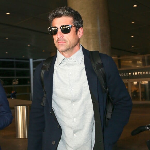 Patrick Dempsey arrive à l'aéroport de LAX à Los Angeles, le 13 novembre 2015.