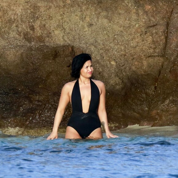 Semi-Exclusif - Demi Lovato et son compagnon Wilmer Valderrama en vacances avec des amis à Saint-Barthélemy le 18 décembre 2015.