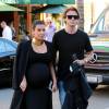 Kim Kardashian enceinte est allée déjeuner avec son ami Jonathan Cheban au restaurant ‘La Scala' à Beverly Hills.