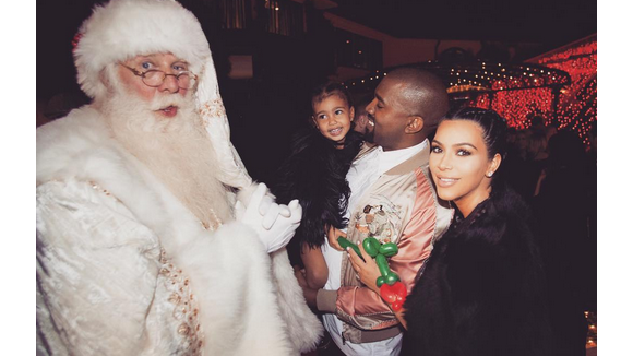 Kim Kardashian : Des étoiles plein les yeux, North West rencontre le Père Noël