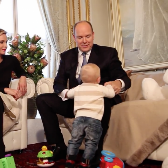 Jacques avec ses parents - Interview de Charlene et Albert de Monaco au Salon des Glaces du Palais princier de Monaco, décembre 2015.