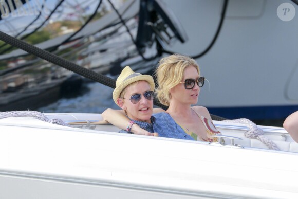 Exclusif - Ellen DeGeneres et sa femme Portia de Rossi passent des vacances romantiques à Saint-Barthélemy, le 25 décembre 2015.
