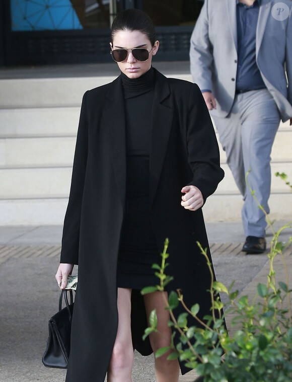 Kendall Jenner fait du shopping à Beverly Hills le 10 décembre 2015.