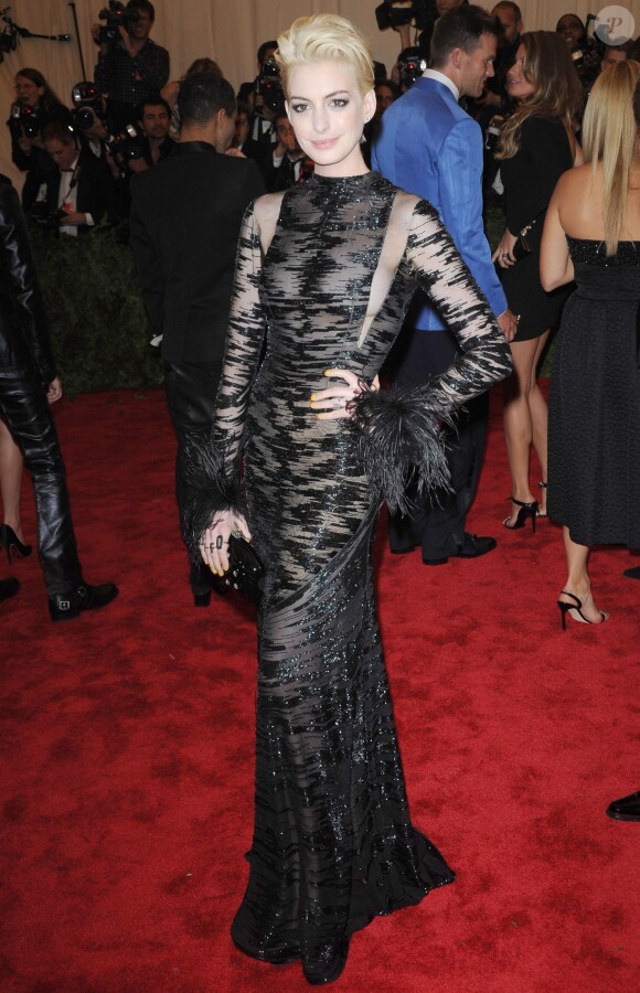 Anne Hathaway - Soiree "'Punk: Chaos to Couture' Costume Institute Benefit Met Gala" a New York le 6 mai 2013.