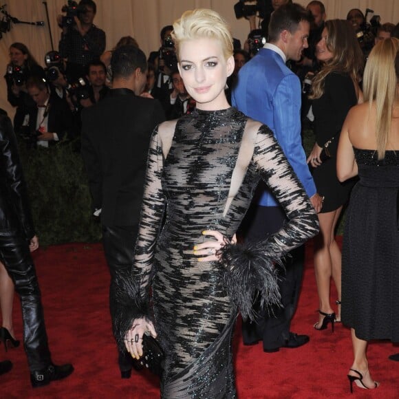 Anne Hathaway - Soiree "'Punk: Chaos to Couture' Costume Institute Benefit Met Gala" a New York le 6 mai 2013.