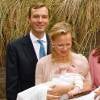 La princesse Carolina de Bourbon-Parme, son mari Albert Brenninkmeijer, leur fille Alaïa-Maria, et le prince Jaime de Bourbon-Parme, sa femme la princesse Viktoria et leur fille Zita posant le 4 octobre 2014 à Noordwijk, aux Pays-Bas, lors du baptême des deux fillettes en l'église Maria ter Zee.