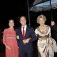 La princesse Irene, son fils le prince Jaime de Bourbon-Parme et sa femme Viktoria au théâtre Circus à Scheveningen, célébrant le bicentenaire de la création du royaume des Pays-Bas le 30 novembre 2013