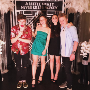 Brooklyn Beckham et les enfants Ramsay lors du nouvel an