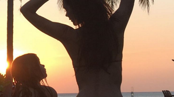 Victoria Beckham : En bikini avec Harper pour des vacances de rêve