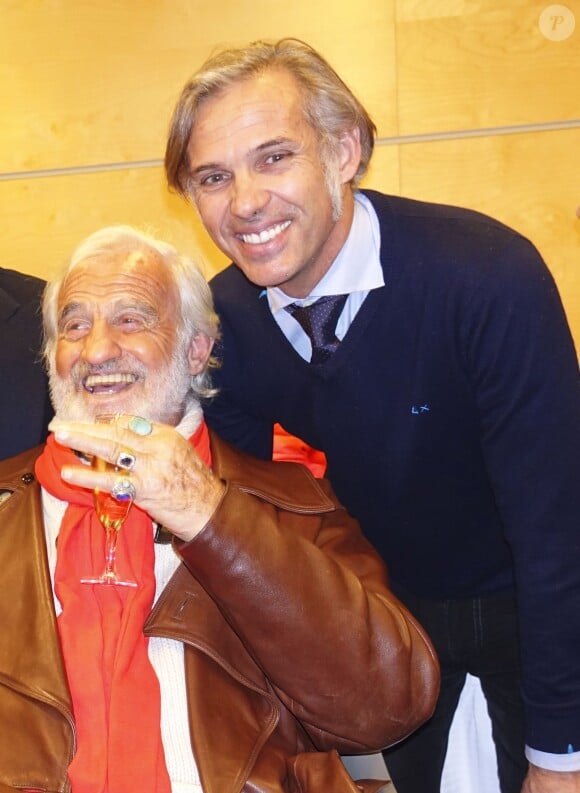 Exclusif - Jean-Paul Belmondo et son fils Paul Belmondo - Avant-première mondiale du documentaire "Belmondo par Belmondo" au Grimaldi Forum à Monaco, le 11 décembre 2015.