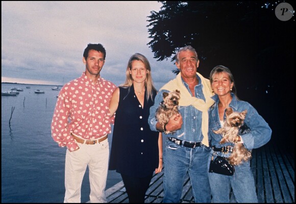 Jean-Paul Belmondo avec Natty et son fils Paul Belmondo et son épouse Luana en 1993