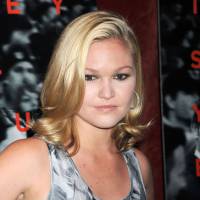 Julia Stiles (Save the Last Dance, Jason Bourne), fiancée, dévoile sa bague