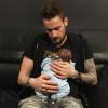Mathieu Debuchy avec son quatrième enfant Mathi - Photo publiée le 2 janvier 2016