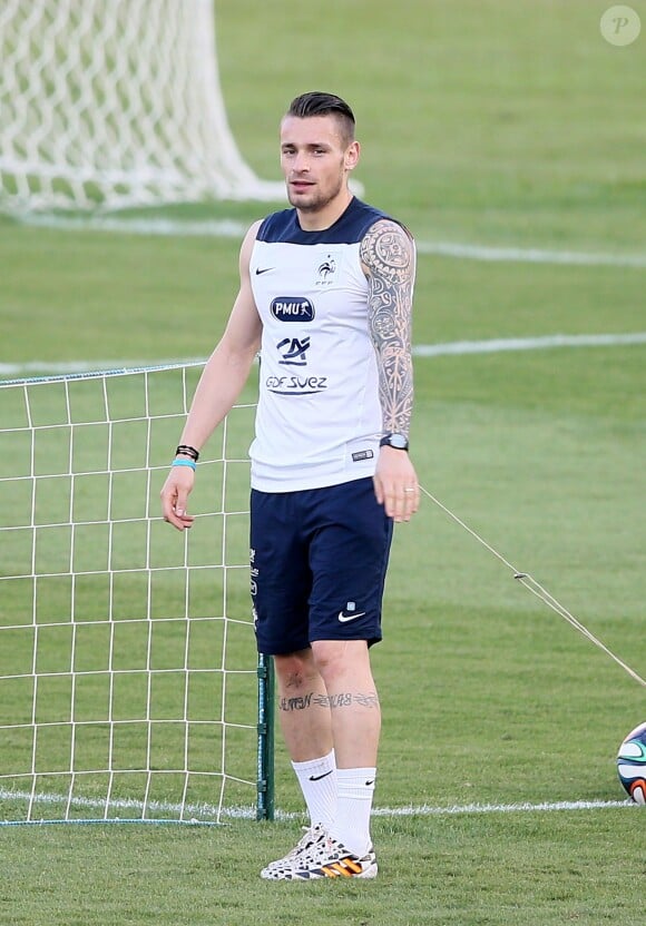 Mathieu Debuchy lors de l'entraînement des Bleus à Ribeirao Preto, le 22 juin 2014