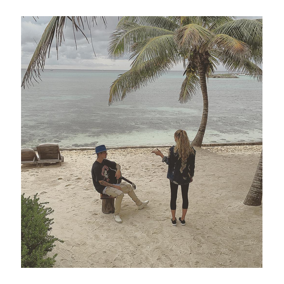 Justin Bieber et Hailey Baldwin en vacances / photo postée sur Instagram, le 5 janvier 2016.