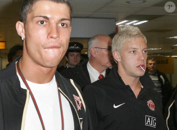 Cristiano Ronaldo et Alan Smith à l'aéroport d'Heathrow le 17 mai 2007 à Londres