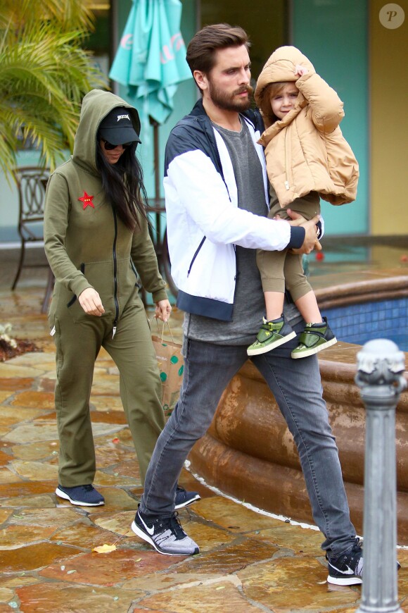 Kourtney Kardashian et Scott Disick accompagnent leur fille Penelope chez Color Me Mine à Los Angeles, le 6 janvier 2016