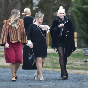 Semi-Exclusif - Gwen Stefani et son compagnon Blake Shelton se rendent au mariage de d'Amanda Craig, une amie de Blake, à Nashville, le 9 janvier 2016. Blake est le garçon d'honneur. Kelly Clarkson et la chanteuse RaeLynn étaient également présentes parmi les invités.