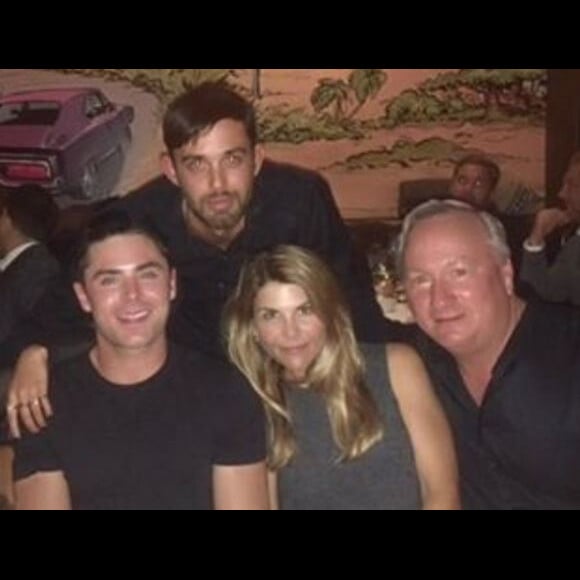 Lori Loughlin et Zac Efron, au restaurant à Los Angeles, le 10 janvier 2016