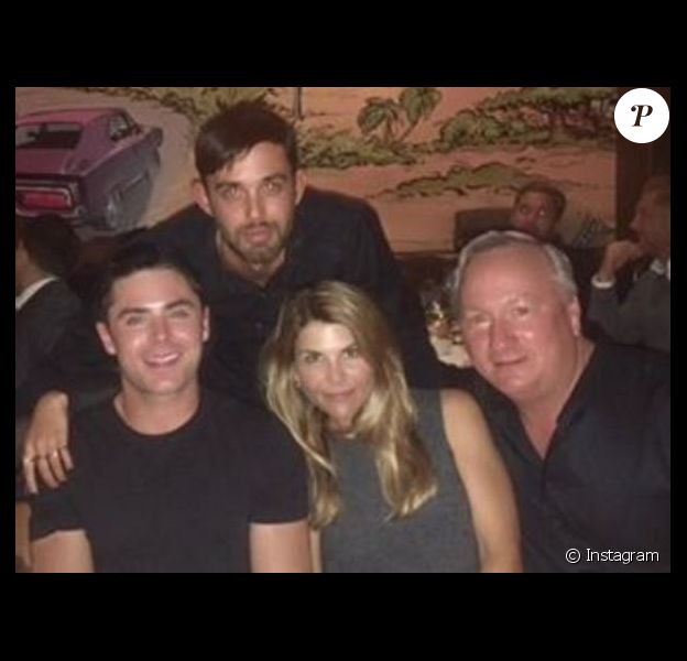 Lori Loughlin et Zac Efron, au restaurant à Los Angeles, le 10 janvier 2016